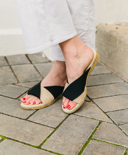 | Black + Linen